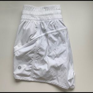 Tracker Shorts, White 4”